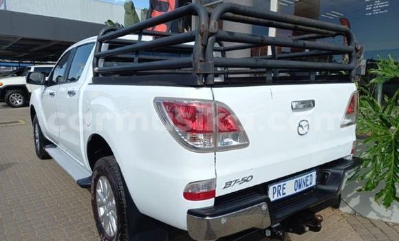Acheter Occasion Voiture Mazda BT-50 Blanc à Beitbridge, Matabeleland South Acheter Occasion Voiture Mazda BT-50 Blanc à Beitbridge, Matabeleland South