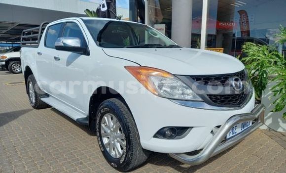 Acheter Occasion Voiture Mazda BT-50 Blanc à Beitbridge, Matabeleland South Acheter Occasion Voiture Mazda BT-50 Blanc à Beitbridge, Matabeleland South