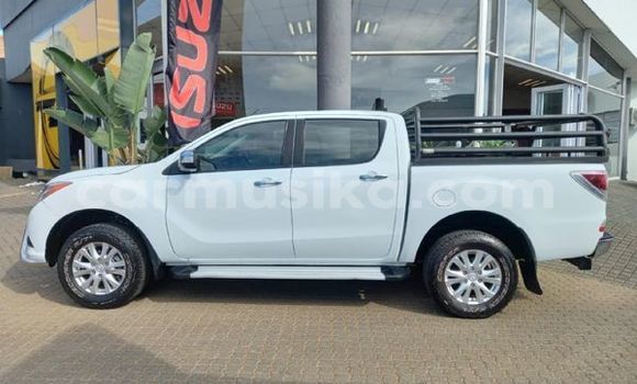 Acheter Occasion Voiture Mazda BT-50 Blanc à Beitbridge, Matabeleland South Acheter Occasion Voiture Mazda BT-50 Blanc à Beitbridge, Matabeleland South