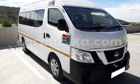 Acheter Occasion Voiture Nissan NV350 Caravan Blanc à Beitbridge, Matabeleland South