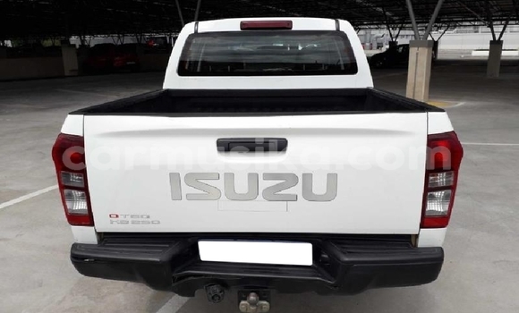 Acheter Occasion Voiture Isuzu KB Blanc à Beitbridge, Matabeleland South Acheter Occasion Voiture Isuzu KB Blanc à Beitbridge, Matabeleland South