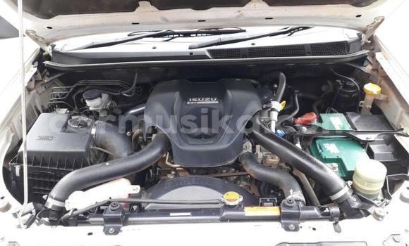 Acheter Occasion Voiture Isuzu KB Blanc à Beitbridge, Matabeleland South Acheter Occasion Voiture Isuzu KB Blanc à Beitbridge, Matabeleland South