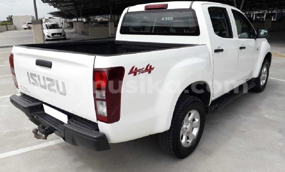 Acheter Occasion Voiture Isuzu KB Blanc à Beitbridge, Matabeleland South Acheter Occasion Voiture Isuzu KB Blanc à Beitbridge, Matabeleland South