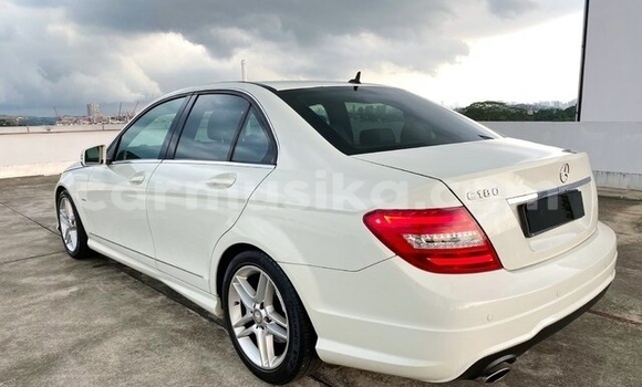 Buy Used Mercedes‒Benz C–Class White Car in Beitbridge in Matabeleland South Buy Used Mercedes‒Benz C–Class White Car in Beitbridge in Matabeleland South