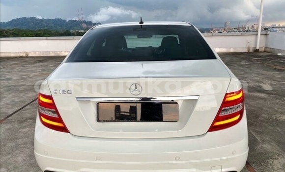 Buy Used Mercedes‒Benz C–Class White Car in Beitbridge in Matabeleland South Buy Used Mercedes‒Benz C–Class White Car in Beitbridge in Matabeleland South