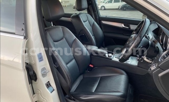 Buy Used Mercedes‒Benz C–Class White Car in Beitbridge in Matabeleland South Buy Used Mercedes‒Benz C–Class White Car in Beitbridge in Matabeleland South