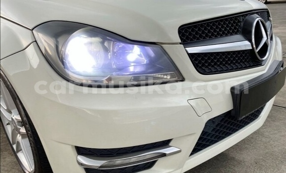 Buy Used Mercedes‒Benz C–Class White Car in Beitbridge in Matabeleland South Buy Used Mercedes‒Benz C–Class White Car in Beitbridge in Matabeleland South