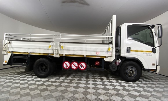 Acheter Occasion Utilitaire Isuzu FTR 850 Blanc à Beitbridge, Matabeleland South Acheter Occasion Utilitaire Isuzu FTR 850 Blanc à Beitbridge, Matabeleland South