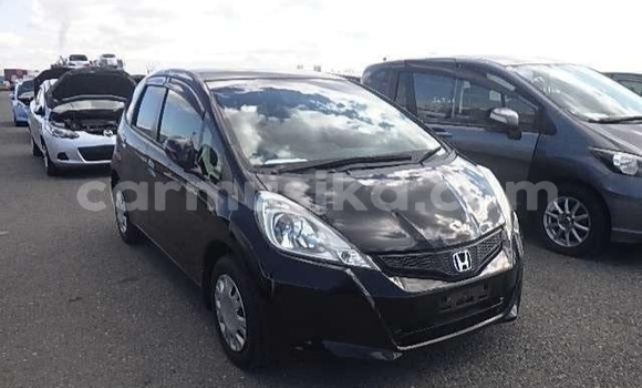 Nunua Imported Honda Fit Nyeusi Gari ndani ya Beitbridge nchini Matabeleland Kusini