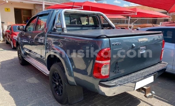 Nunua Ilio tumika Toyota Hilux Beige Gari ndani ya Beitbridge nchini Matabeleland Kusini Nunua Ilio tumika Toyota Hilux Beige Gari ndani ya Beitbridge nchini Matabeleland Kusini
