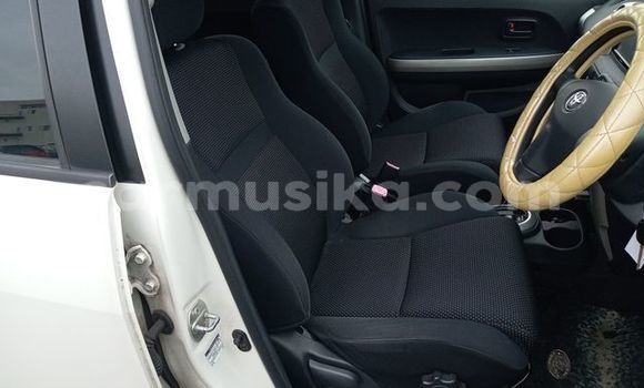 Acheter Occasion Voiture Toyota IST Blanc à Beitbridge, Matabeleland South Acheter Occasion Voiture Toyota IST Blanc à Beitbridge, Matabeleland South