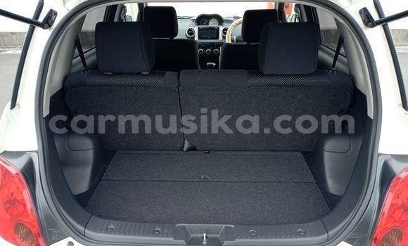 Acheter Occasion Voiture Toyota IST Blanc à Beitbridge, Matabeleland South Acheter Occasion Voiture Toyota IST Blanc à Beitbridge, Matabeleland South