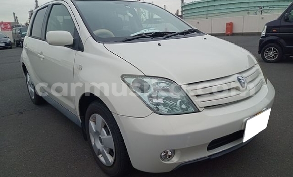 Acheter Occasion Voiture Toyota IST Blanc à Beitbridge, Matabeleland South Acheter Occasion Voiture Toyota IST Blanc à Beitbridge, Matabeleland South