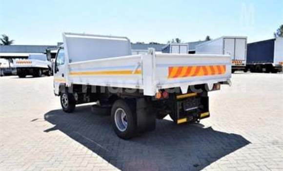 Tenga Tsaru Isuzu Bellett Chena Mota in Beitbridge in Matabeleland South