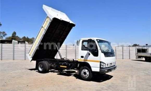 Acheter Occasion Voiture Isuzu Bellett Blanc à Beitbridge, Matabeleland South Acheter Occasion Voiture Isuzu Bellett Blanc à Beitbridge, Matabeleland South