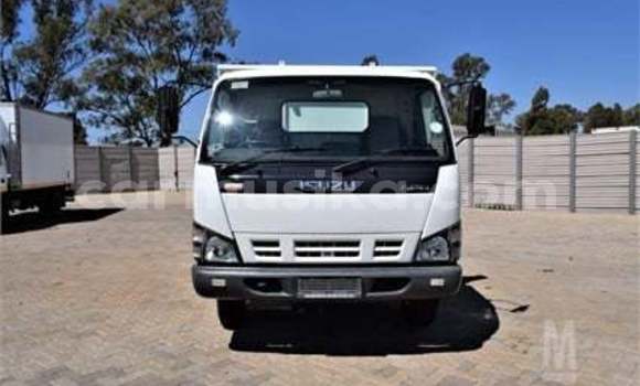 Acheter Occasion Voiture Isuzu Bellett Blanc à Beitbridge, Matabeleland South Acheter Occasion Voiture Isuzu Bellett Blanc à Beitbridge, Matabeleland South
