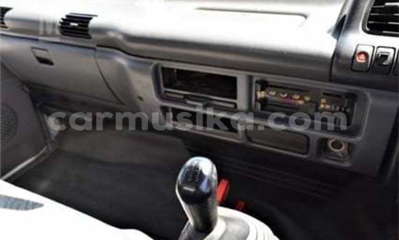 Acheter Occasion Voiture Isuzu Bellett Blanc à Beitbridge, Matabeleland South Acheter Occasion Voiture Isuzu Bellett Blanc à Beitbridge, Matabeleland South