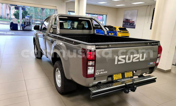 Buy Used Isuzu D–MAX Silver Car in Beitbridge in Matabeleland South Buy Used Isuzu D–MAX Silver Car in Beitbridge in Matabeleland South