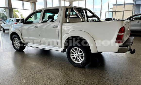 Buy Used Toyota Hilux White Car in Harare in Harare Buy Used Toyota Hilux White Car in Harare in Harare