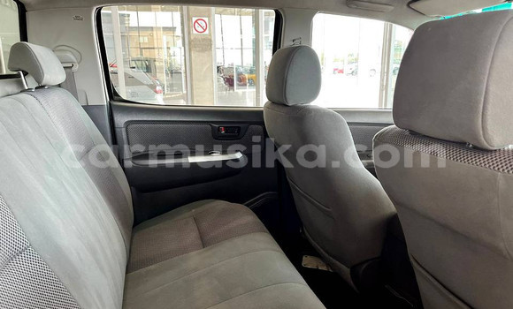 Buy Used Toyota Hilux White Car in Harare in Harare Buy Used Toyota Hilux White Car in Harare in Harare