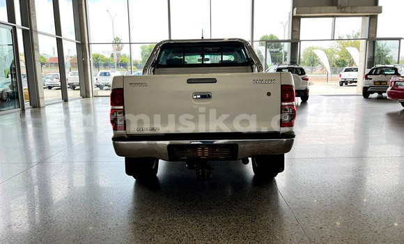 Buy Used Toyota Hilux White Car in Harare in Harare Buy Used Toyota Hilux White Car in Harare in Harare