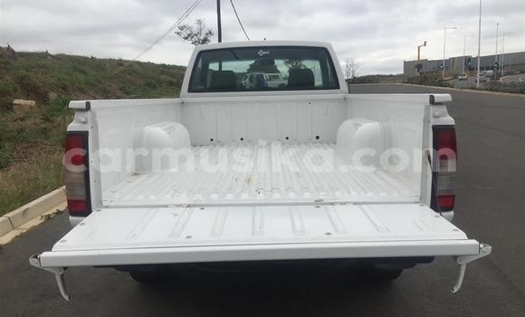 Buy Used Nissan NP 300 White Car in Harare in Harare Buy Used Nissan NP 300 White Car in Harare in Harare