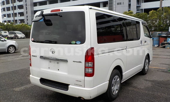 Acheter Occasion Voiture Toyota Hiace Blanc à Beitbridge, Matabeleland South Acheter Occasion Voiture Toyota Hiace Blanc à Beitbridge, Matabeleland South