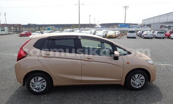 Buy Used Honda Fit White Car in Harare in Harare Buy Used Honda Fit White Car in Harare in Harare