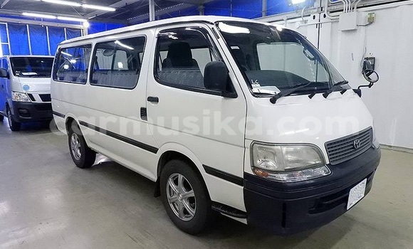 Tenga Tsaru Toyota Hiace Chena Mota in Beitbridge in Matabeleland South Tenga Tsaru Toyota Hiace Chena Mota in Beitbridge in Matabeleland South