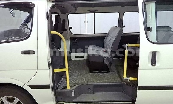 Tenga Tsaru Toyota Hiace Chena Mota in Beitbridge in Matabeleland South Tenga Tsaru Toyota Hiace Chena Mota in Beitbridge in Matabeleland South