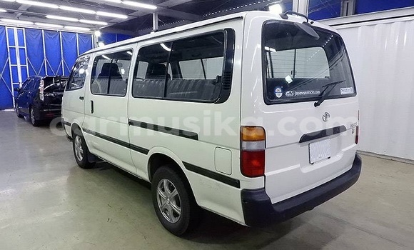 Tenga Tsaru Toyota Hiace Chena Mota in Beitbridge in Matabeleland South Tenga Tsaru Toyota Hiace Chena Mota in Beitbridge in Matabeleland South