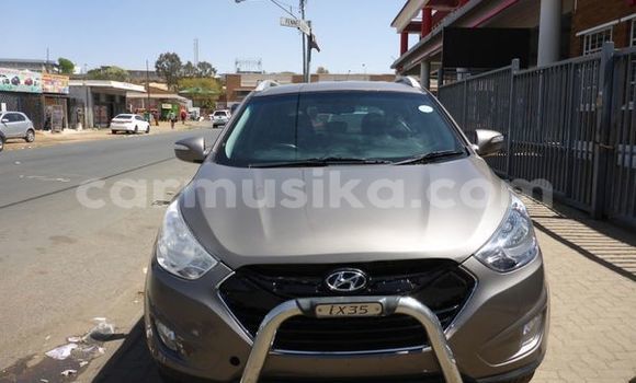 Buy Used Hyundai ix35 Brown Car in Beitbridge in Matabeleland South