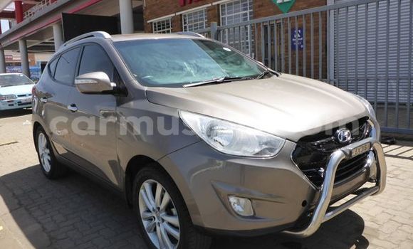 Acheter Occasion Voiture Hyundai ix35 Marron à Beitbridge, Matabeleland South Acheter Occasion Voiture Hyundai ix35 Marron à Beitbridge, Matabeleland South
