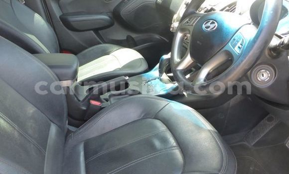 Acheter Occasion Voiture Hyundai ix35 Marron à Beitbridge, Matabeleland South Acheter Occasion Voiture Hyundai ix35 Marron à Beitbridge, Matabeleland South