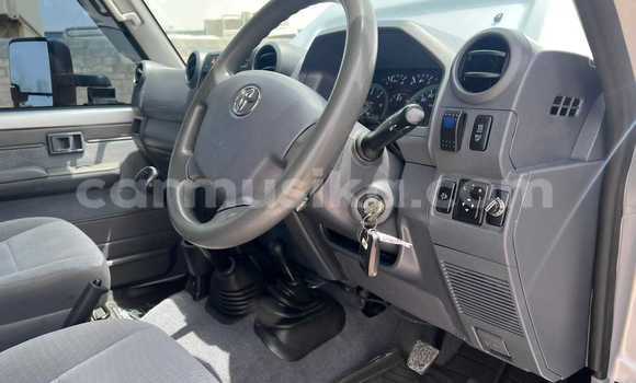 Buy Used Toyota Land Cruiser Silver Car in Harare in Harare Buy Used Toyota Land Cruiser Silver Car in Harare in Harare