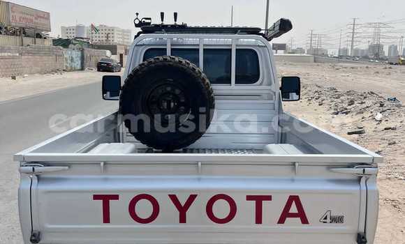 Buy Used Toyota Land Cruiser Silver Car in Harare in Harare Buy Used Toyota Land Cruiser Silver Car in Harare in Harare