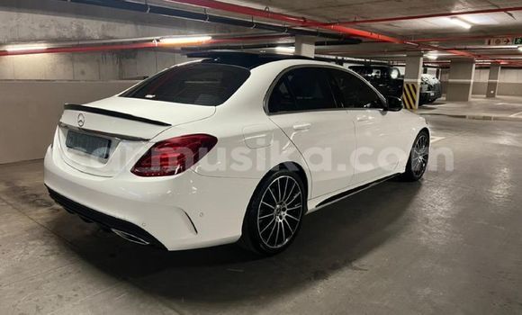 Tenga Tsaru Mercedes-Benz C-Classe Chena Mota in Beitbridge in Matabeleland South Tenga Tsaru Mercedes-Benz C-Classe Chena Mota in Beitbridge in Matabeleland South