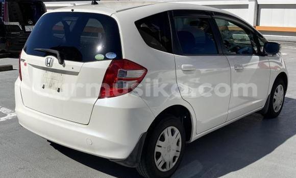 Buy Used Honda Fit White Car in Beitbridge in Matabeleland South Buy Used Honda Fit White Car in Beitbridge in Matabeleland South