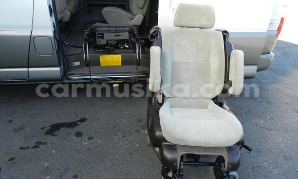 Buy Used Toyota Granvia White Car in Beitbridge in Matabeleland South Buy Used Toyota Granvia White Car in Beitbridge in Matabeleland South