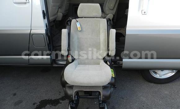 Buy Used Toyota Granvia White Car in Beitbridge in Matabeleland South Buy Used Toyota Granvia White Car in Beitbridge in Matabeleland South