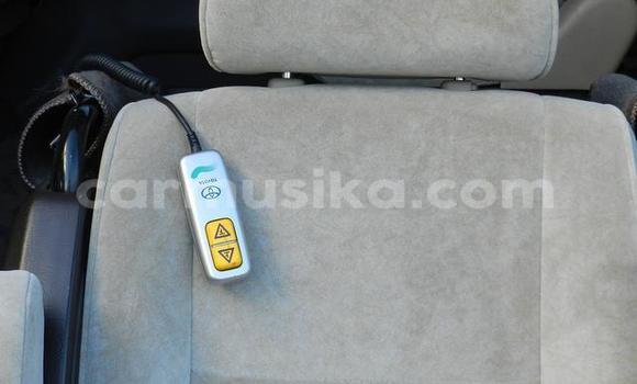 Buy Used Toyota Granvia White Car in Beitbridge in Matabeleland South Buy Used Toyota Granvia White Car in Beitbridge in Matabeleland South