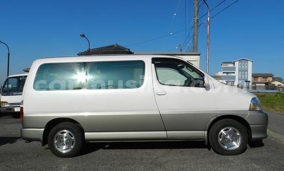 Buy Used Toyota Granvia White Car in Beitbridge in Matabeleland South Buy Used Toyota Granvia White Car in Beitbridge in Matabeleland South