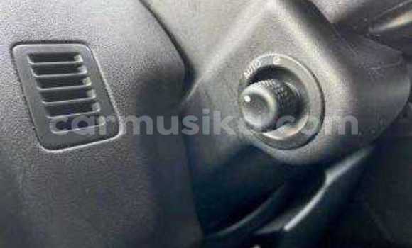 Tenga Tsaru Land Rover Range Rover Nhema Mota in Beitbridge in Matabeleland South Tenga Tsaru Land Rover Range Rover Nhema Mota in Beitbridge in Matabeleland South