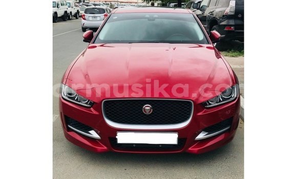 Nunua Imported Jaguar XE Nyekundu Gari ndani ya Import - Dubai nchini Harare