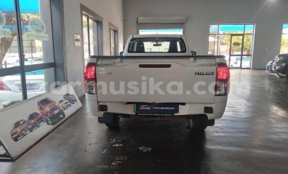 Tenga Tsaru Toyota Hilux Chena Mota in Beitbridge in Matabeleland South Tenga Tsaru Toyota Hilux Chena Mota in Beitbridge in Matabeleland South