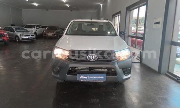 Tenga Tsaru Toyota Hilux Chena Mota in Beitbridge in Matabeleland South Tenga Tsaru Toyota Hilux Chena Mota in Beitbridge in Matabeleland South