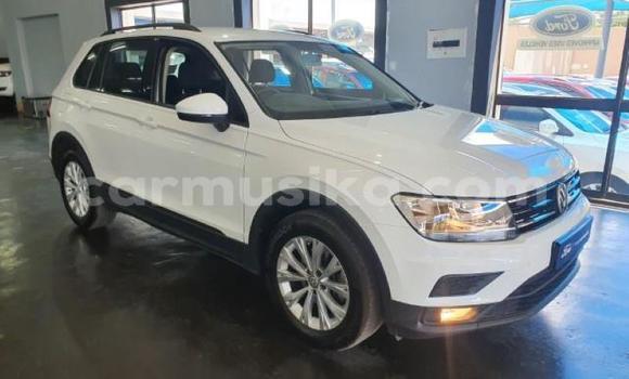 Buy Used Volkswagen Tiguan White Car in Beitbridge in Matabeleland South Buy Used Volkswagen Tiguan White Car in Beitbridge in Matabeleland South