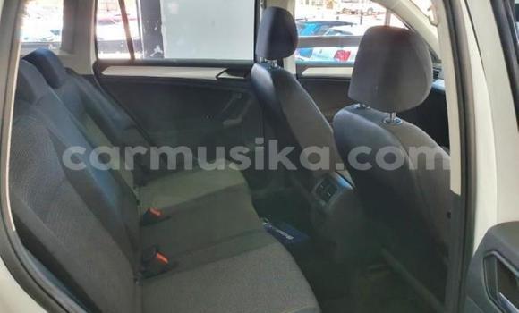 Buy Used Volkswagen Tiguan White Car in Beitbridge in Matabeleland South Buy Used Volkswagen Tiguan White Car in Beitbridge in Matabeleland South