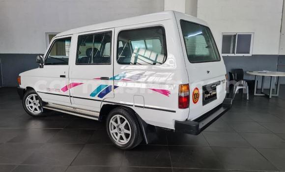 Tenga Tsaru Toyota Ventury Chena Mota in Beitbridge in Matabeleland South Tenga Tsaru Toyota Ventury Chena Mota in Beitbridge in Matabeleland South