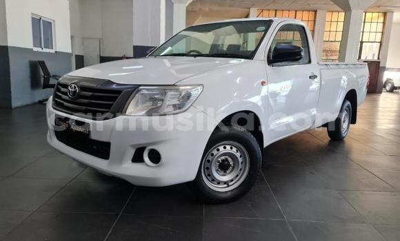 Tenga Tsaru Toyota Hilux Chena Mota in Beitbridge in Matabeleland South Tenga Tsaru Toyota Hilux Chena Mota in Beitbridge in Matabeleland South